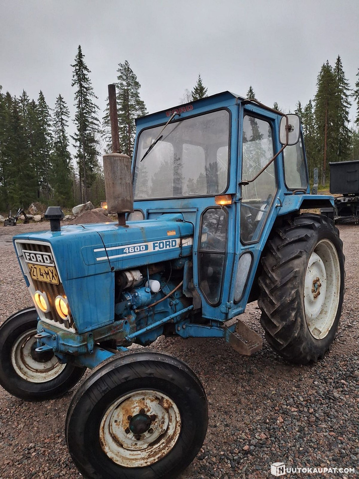 Ford 4600, 1976, Askola - Trator: foto 2 Ford 4600, 1976, Askola - Trator: foto 2