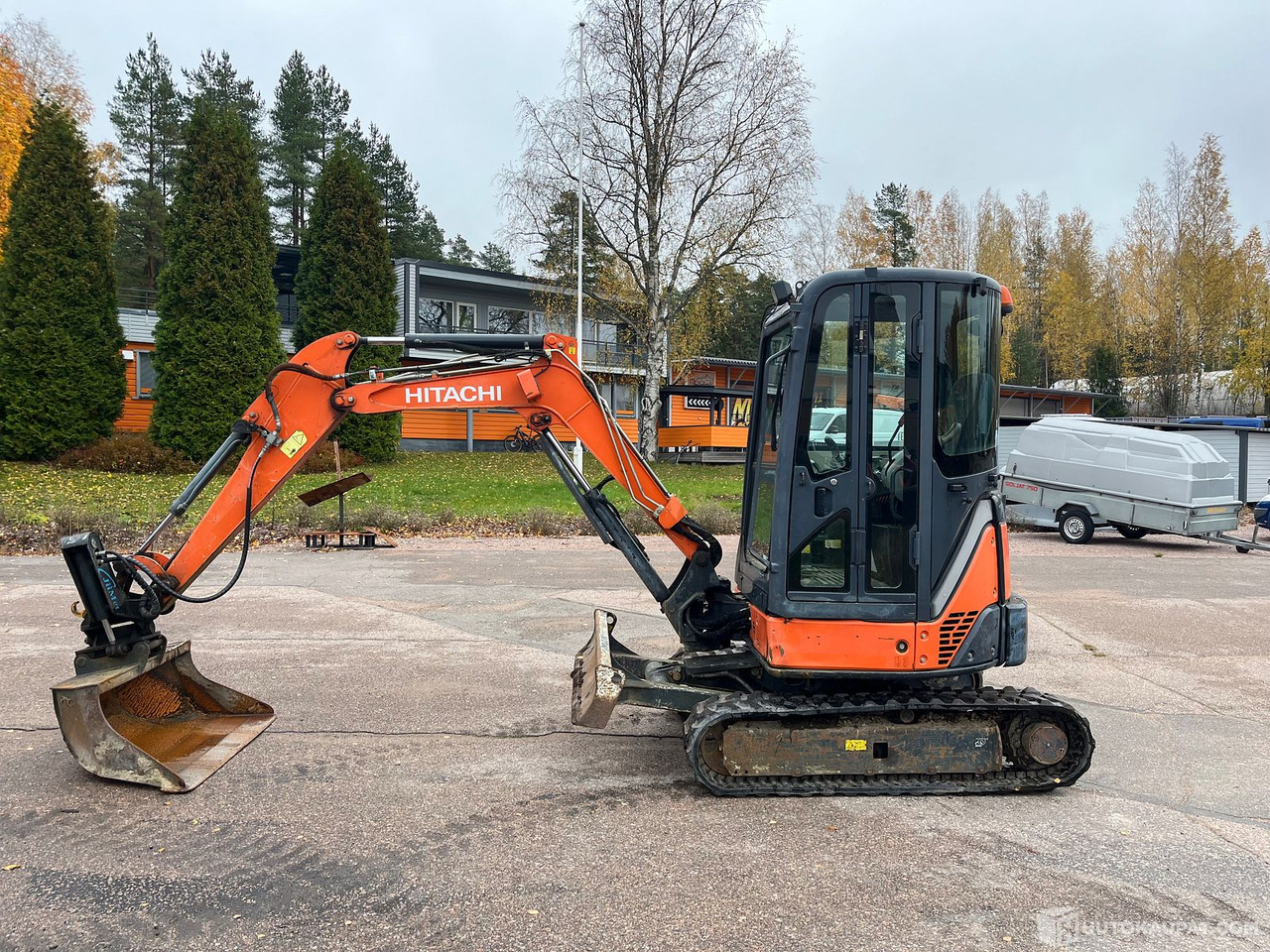 Hitachi Zaxis 29U, kaivinkone kallistajalla ja tyvitaitolla, 2014, Kouvola - Mini escavadeira: foto 1 Hitachi Zaxis 29U, kaivinkone kallistajalla ja tyvitaitolla, 2014, Kouvola - Mini escavadeira: foto 1