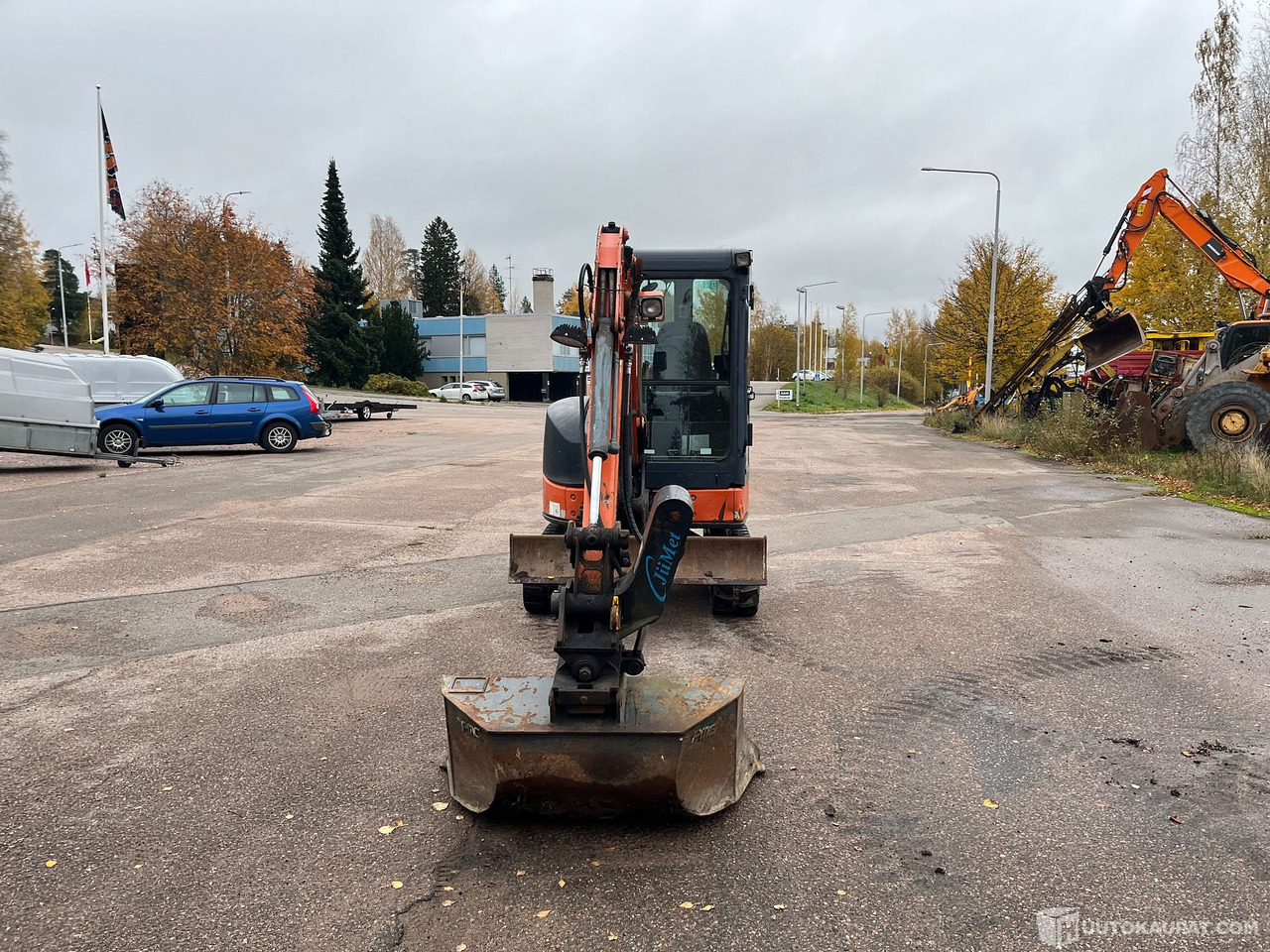 Hitachi Zaxis 29U, kaivinkone kallistajalla ja tyvitaitolla, 2014, Kouvola - Mini escavadeira: foto 3 Hitachi Zaxis 29U, kaivinkone kallistajalla ja tyvitaitolla, 2014, Kouvola - Mini escavadeira: foto 3