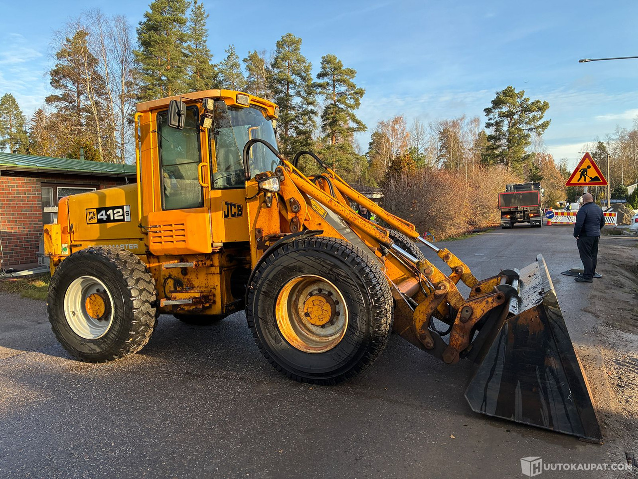 JCB 412, 1999 Pyöräkuormaaja + 3 kauhaa yms, Tuusula - Carregadeira de rodas: foto 3 JCB 412, 1999 Pyöräkuormaaja + 3 kauhaa yms, Tuusula - Carregadeira de rodas: foto 3