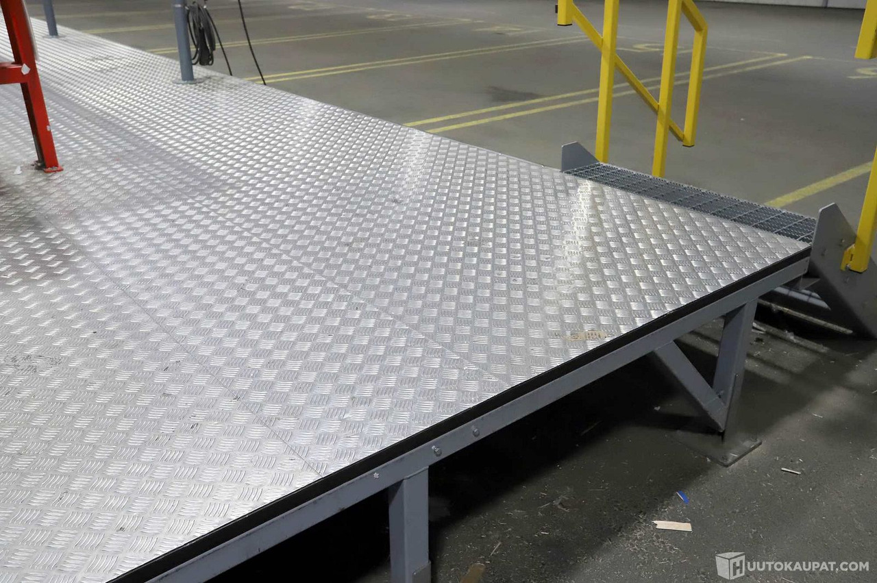 Järeää lastauslaituria / koroketta / lattiaa – 60 m2 –  2021. LGS6017, Vantaa - Ferramenta/ Equipamento: foto 2 Järeää lastauslaituria / koroketta / lattiaa – 60 m2 –  2021. LGS6017, Vantaa - Ferramenta/ Equipamento: foto 2