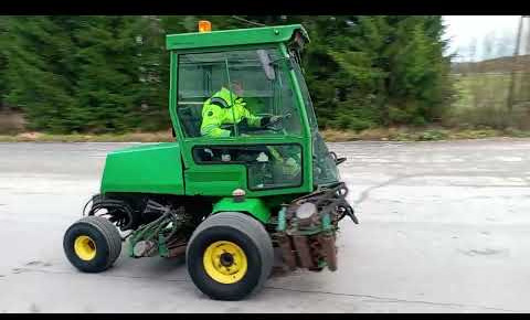 John Deere 3235 kelaleikkuri, 4 WD ja hytti, Hollola - Cortador de grama: foto 2 John Deere 3235 kelaleikkuri, 4 WD ja hytti, Hollola - Cortador de grama: foto 2