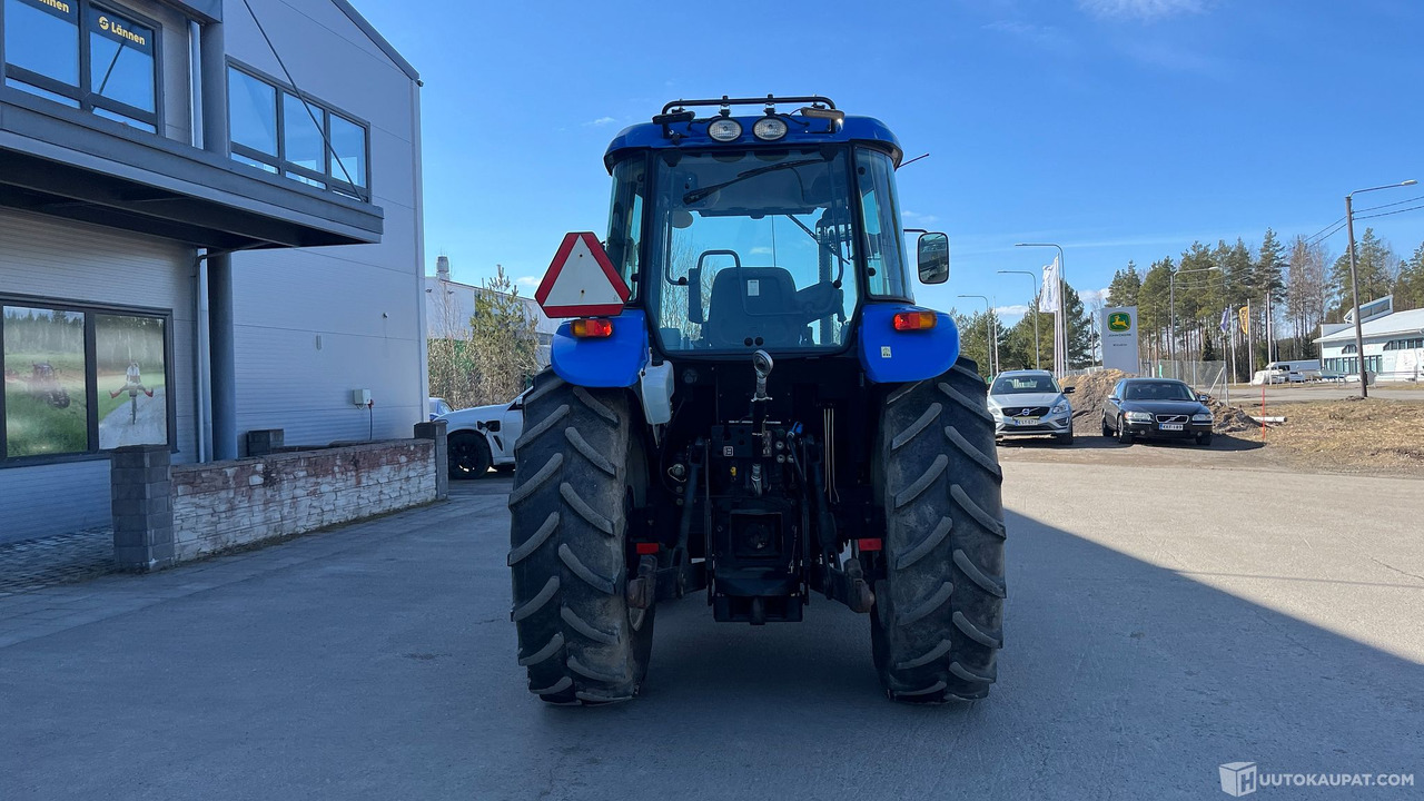 New Holland 5040, 2012, 2 200 h, Kouvola - Máquina agrícola: foto 5 New Holland 5040, 2012, 2 200 h, Kouvola - Máquina agrícola: foto 5