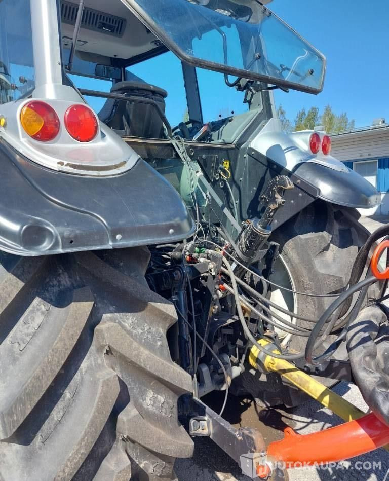 Valtra M 120 E, VAIN 2932 h, Okraspecial, 2004, Kokkola - Máquina agrícola: foto 5 Valtra M 120 E, VAIN 2932 h, Okraspecial, 2004, Kokkola - Máquina agrícola: foto 5