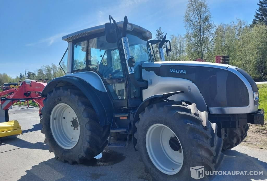 Valtra M 120 E, VAIN 2932 h, Okraspecial, 2004, Kokkola - Máquina agrícola: foto 2 Valtra M 120 E, VAIN 2932 h, Okraspecial, 2004, Kokkola - Máquina agrícola: foto 2