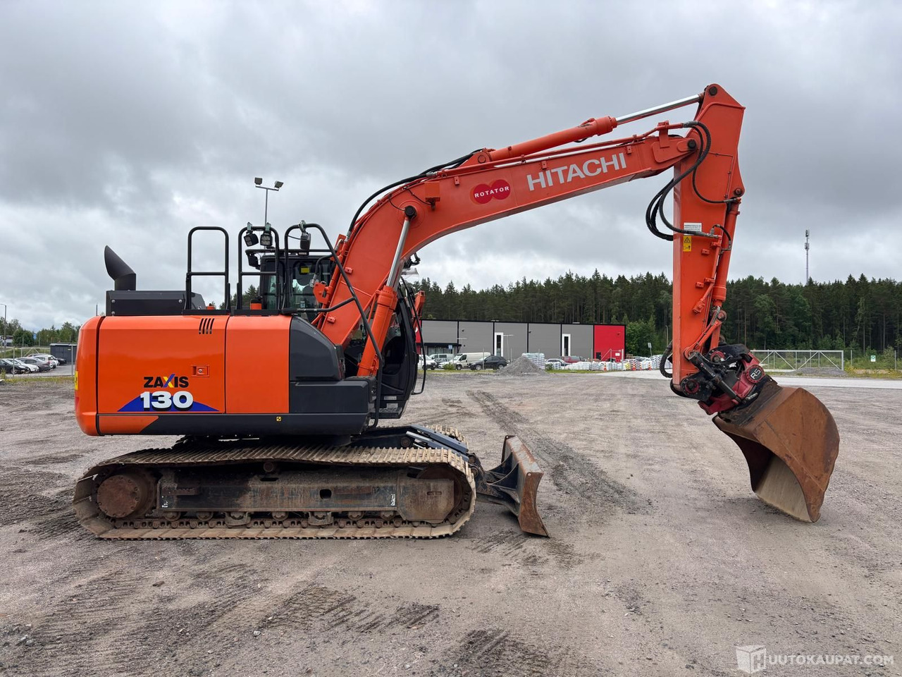 Hitachi ZX130-6, 2017, Lieto - Máquina de construção: foto 2 Hitachi ZX130-6, 2017, Lieto - Máquina de construção: foto 2