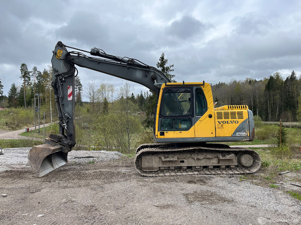 Volvo EC140B, kaivinkone, lähes uudet telat, 2002, Vihti - Escavadora de rastos: foto 1 Volvo EC140B, kaivinkone, lähes uudet telat, 2002, Vihti - Escavadora de rastos: foto 1