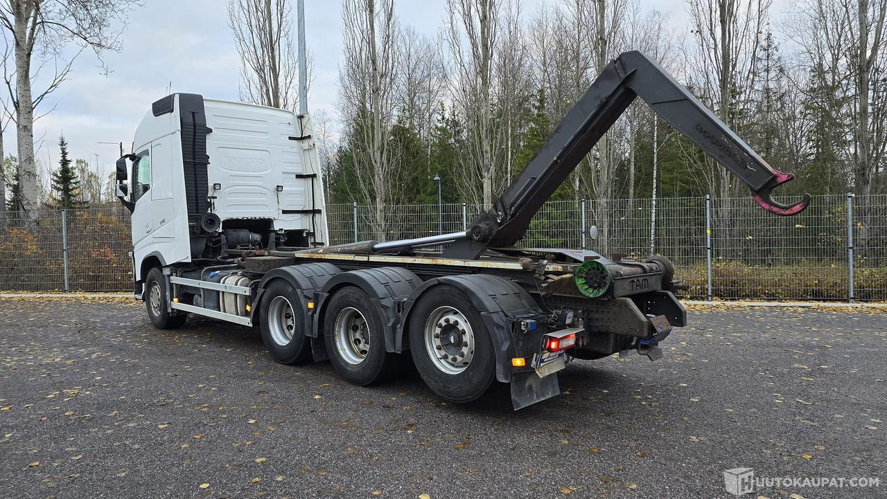 Volvo FH540 8x4, koukkulava kuorma-auto, 2017, Vantaa - Caminhão polibenne: foto 2 Volvo FH540 8x4, koukkulava kuorma-auto, 2017, Vantaa - Caminhão polibenne: foto 2