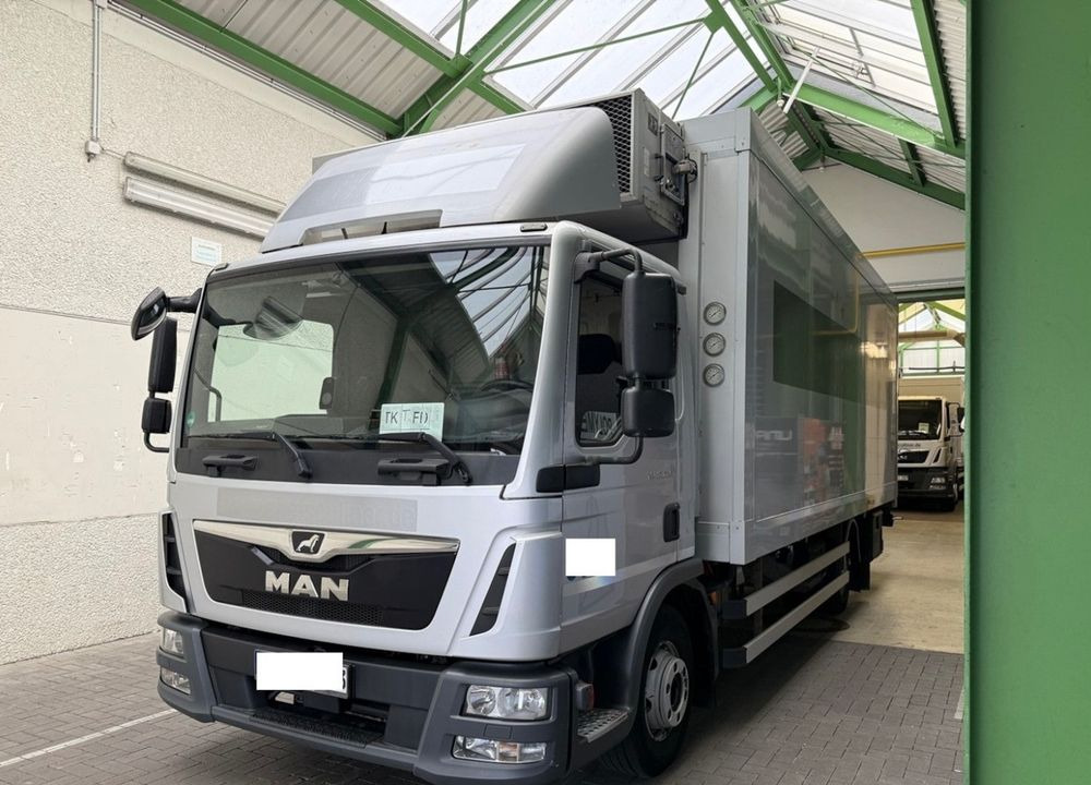 MAN TGL 12.250 6.3m AUTOMAT KLIMA z Niemiec ESP EURO 6 / 4.3 rozstaw / Chlodnia FRIGOBLOCK / TOP STAN / okazja nauka jazdy MOŻLIWOŚĆ DOSTOSOWANIA 12t - Caminhão frigorífico: foto 2 MAN TGL 12.250 6.3m AUTOMAT KLIMA z Niemiec ESP EURO 6 / 4.3 rozstaw / Chlodnia FRIGOBLOCK / TOP STAN / okazja nauka jazdy MOŻLIWOŚĆ DOSTOSOWANIA 12t - Caminhão frigorífico: foto 2