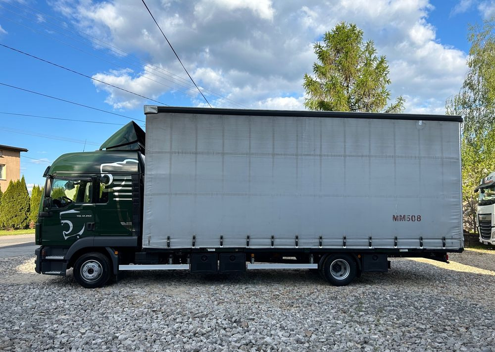 MAN TGL 12.250 GLOB UNIKAT z Niemiec BDF firanka / AUTOMAT HAK / EURO 6 / BDF 7.40 wysoki / MICHELIN 80% - Caminhão com lona: foto 4 MAN TGL 12.250 GLOB UNIKAT z Niemiec BDF firanka / AUTOMAT HAK / EURO 6 / BDF 7.40 wysoki / MICHELIN 80% - Caminhão com lona: foto 4