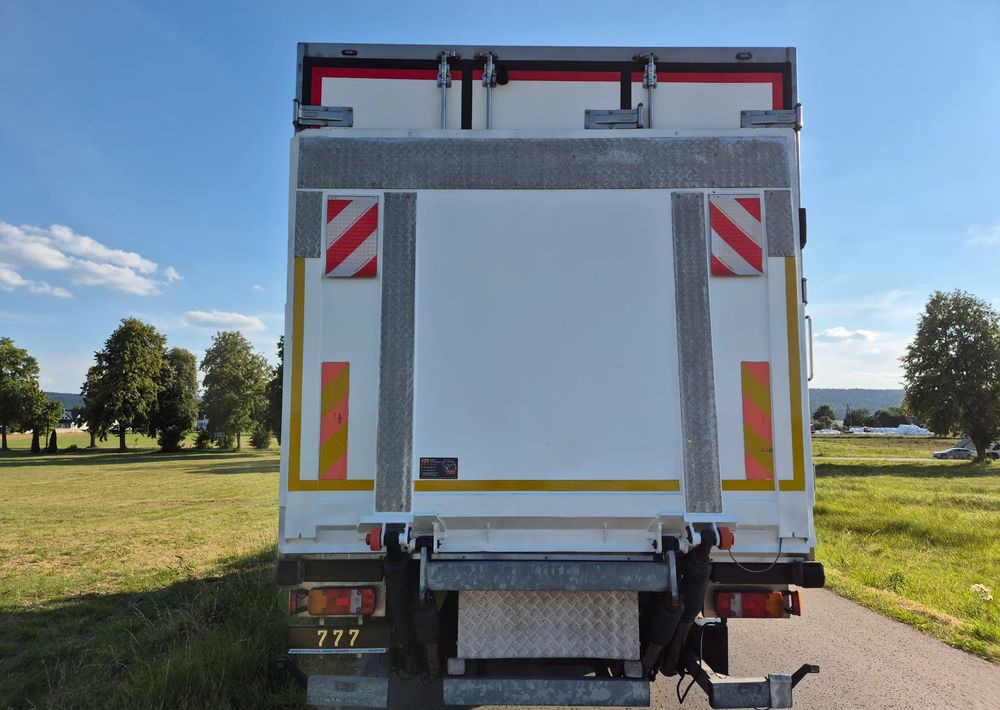 Caminhão frigorífico MAN TGM 18.250 Carrier 1950 D/E z Holandii / TOP STAN / 7.5m / 18 palet / winda + drzwi boczne / OKAZJA: foto 15 Caminhão frigorífico MAN TGM 18.250 Carrier 1950 D/E z Holandii / TOP STAN / 7.5m / 18 palet / winda + drzwi boczne / OKAZJA: foto 15