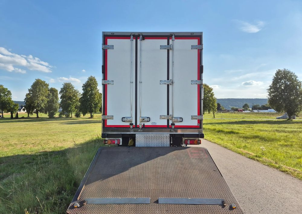 Caminhão frigorífico MAN TGM 18.250 Carrier 1950 D/E z Holandii / TOP STAN / 7.5m / 18 palet / winda + drzwi boczne / OKAZJA: foto 12 Caminhão frigorífico MAN TGM 18.250 Carrier 1950 D/E z Holandii / TOP STAN / 7.5m / 18 palet / winda + drzwi boczne / OKAZJA: foto 12