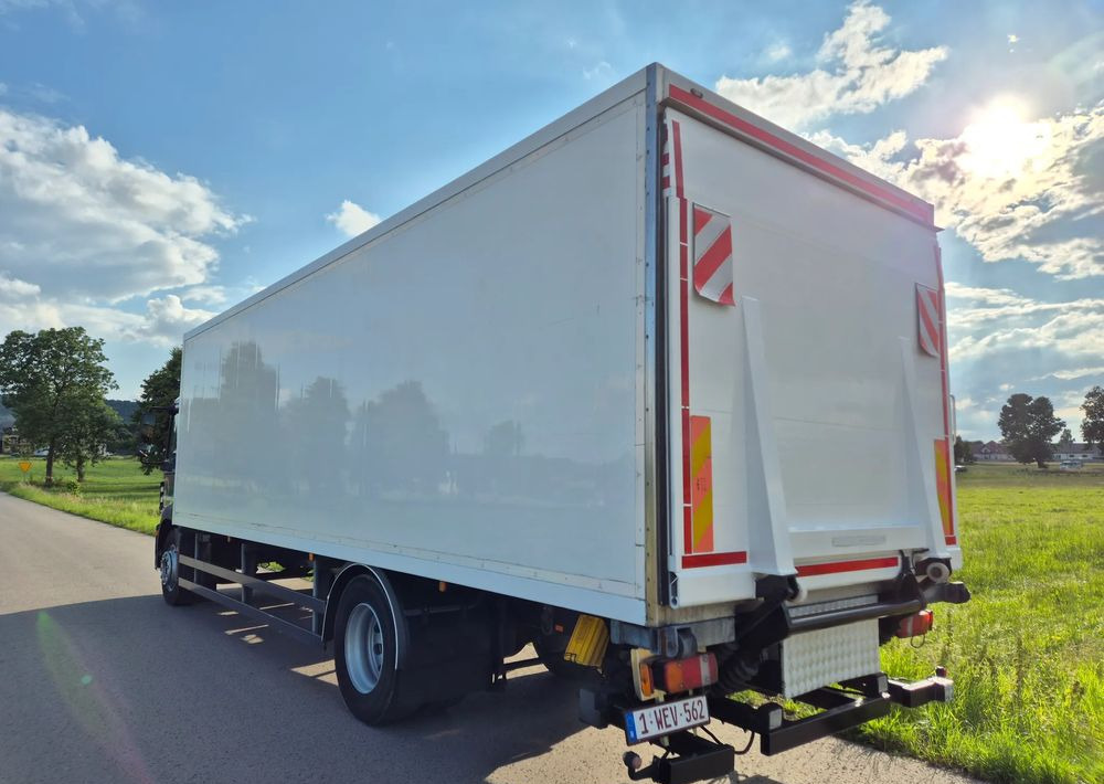 MAN TGM 18.250 Carrier 1950 D/E z Holandii / TOP STAN / 7.5m / 18 palet / winda + drzwi boczne / OKAZJA - Caminhão frigorífico: foto 4 MAN TGM 18.250 Carrier 1950 D/E z Holandii / TOP STAN / 7.5m / 18 palet / winda + drzwi boczne / OKAZJA - Caminhão frigorífico: foto 4