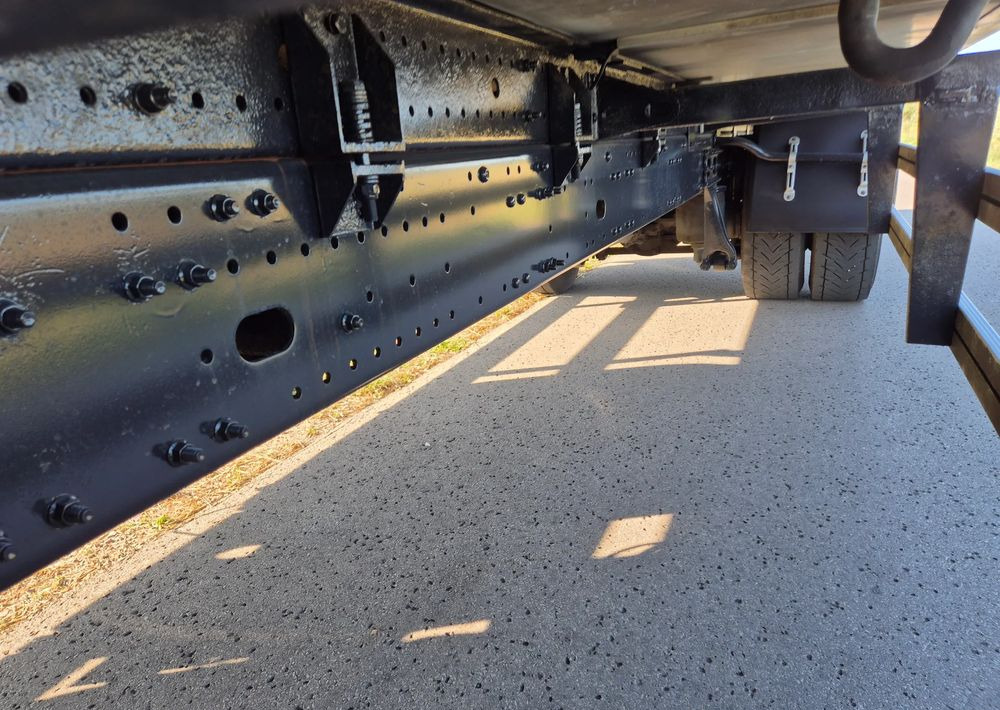 Caminhão frigorífico MAN TGM 18.250 Carrier 1950 D/E z Holandii / TOP STAN / 7.5m / 18 palet / winda + drzwi boczne / OKAZJA: foto 20 Caminhão frigorífico MAN TGM 18.250 Carrier 1950 D/E z Holandii / TOP STAN / 7.5m / 18 palet / winda + drzwi boczne / OKAZJA: foto 20