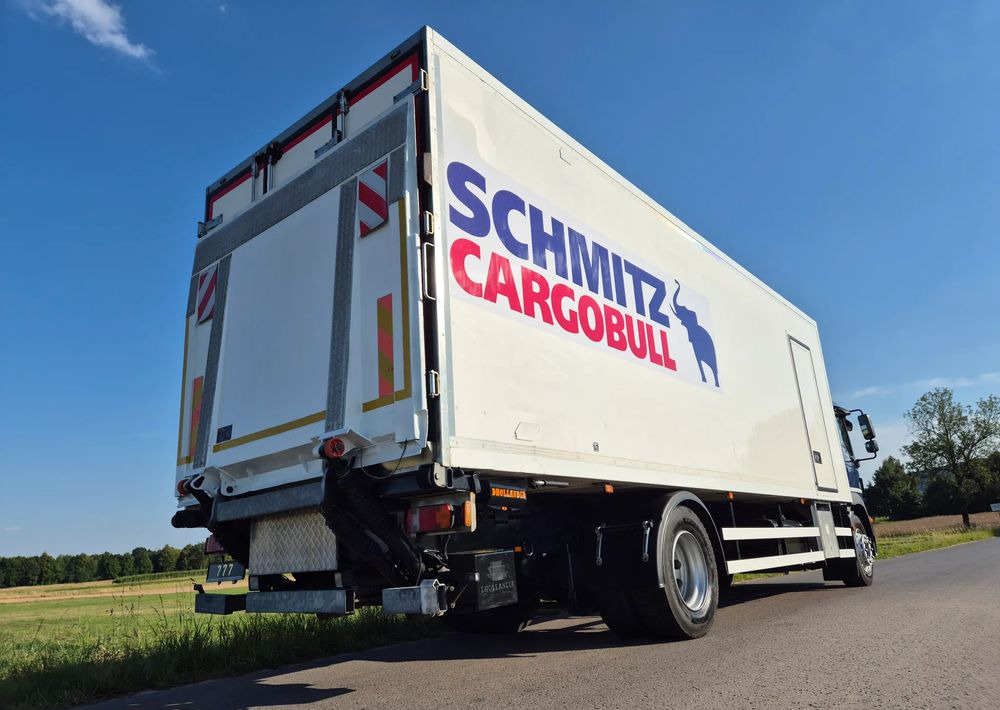 Caminhão frigorífico MAN TGM 18.250 Carrier 1950 D/E z Holandii / TOP STAN / 7.5m / 18 palet / winda + drzwi boczne / OKAZJA: foto 9 Caminhão frigorífico MAN TGM 18.250 Carrier 1950 D/E z Holandii / TOP STAN / 7.5m / 18 palet / winda + drzwi boczne / OKAZJA: foto 9