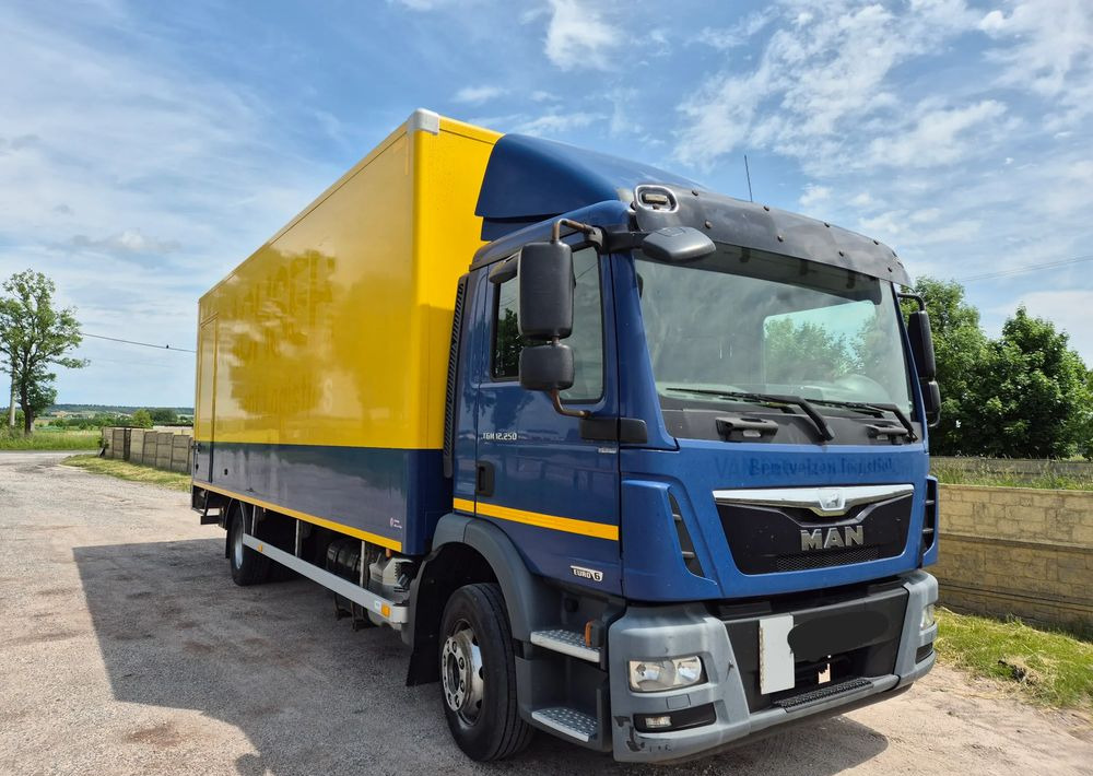 MAN TGM TGL 12.250 z Holandii KLIMA 7.2m AUTOMAT WINDA TOP CENA euro 6 nauka jazdy ESP ASR - Caminhão furgão: foto 1 MAN TGM TGL 12.250 z Holandii KLIMA 7.2m AUTOMAT WINDA TOP CENA euro 6 nauka jazdy ESP ASR - Caminhão furgão: foto 1
