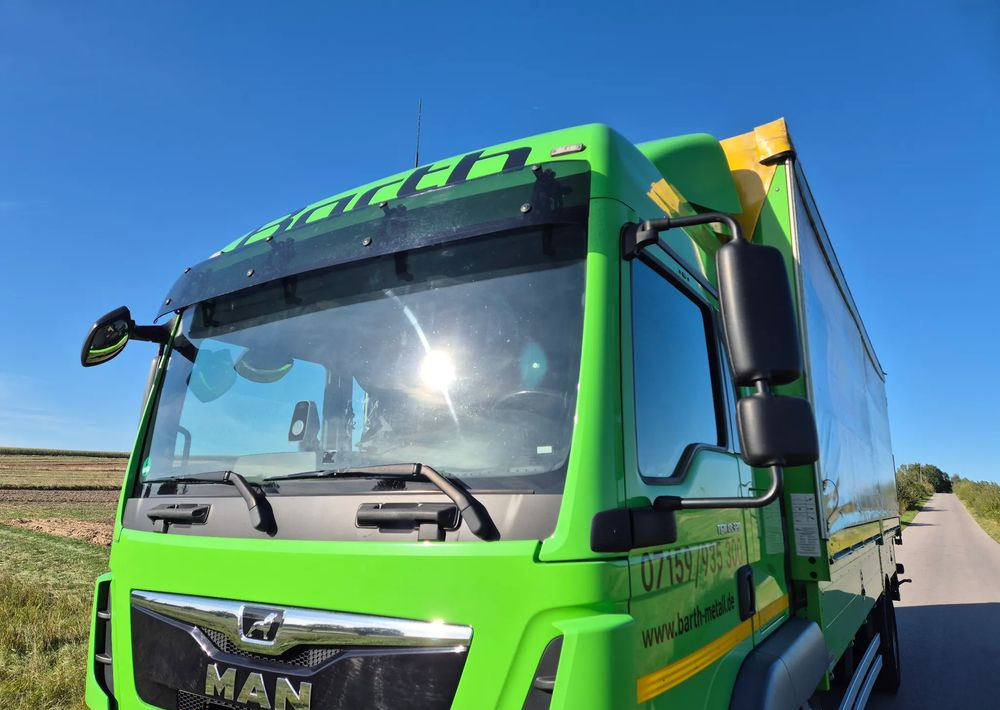 MAN Tgm 18.320 FULL SERWIS UNIKAT TOP ORYGINALNY PRZEBIEG z Niemiec AUTOMAT WINDA ACC Pirelli klima postojowa 18.250 18.290 15.250 15.290 15.320 - Caminhão com lona: foto 4 MAN Tgm 18.320 FULL SERWIS UNIKAT TOP ORYGINALNY PRZEBIEG z Niemiec AUTOMAT WINDA ACC Pirelli klima postojowa 18.250 18.290 15.250 15.290 15.320 - Caminhão com lona: foto 4