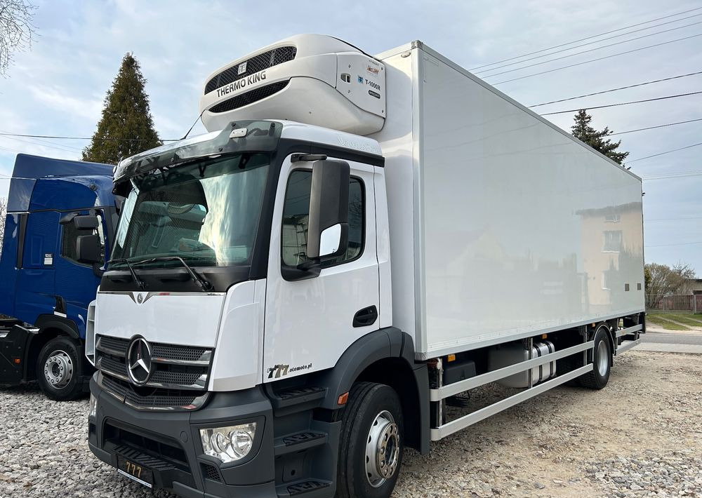 Mercedes-Benz Antos 1824 THERMO King DRZWI + winda + 2x drzwi boczne / 8.3m / z Holandii / KLIMA LEKKI / Axor man Tgm T1000-R - Caminhão frigorífico: foto 1 Mercedes-Benz Antos 1824 THERMO King DRZWI + winda + 2x drzwi boczne / 8.3m / z Holandii / KLIMA LEKKI / Axor man Tgm T1000-R - Caminhão frigorífico: foto 1