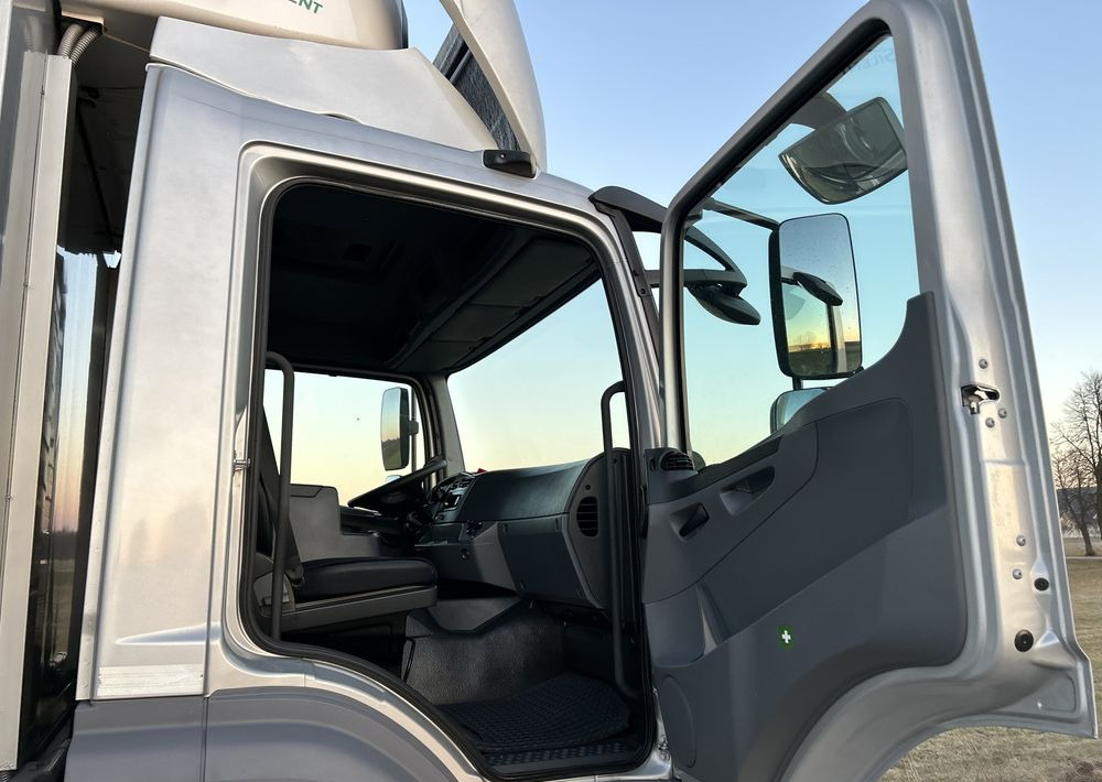 Mercedes-Benz Axor 1824 237000km !! TOP 8m 20 palet / z Niemiec / Euro 5 ! / agregat Carrier Supra 950 - Caminhão frigorífico: foto 5 Mercedes-Benz Axor 1824 237000km !! TOP 8m 20 palet / z Niemiec / Euro 5 ! / agregat Carrier Supra 950 - Caminhão frigorífico: foto 5