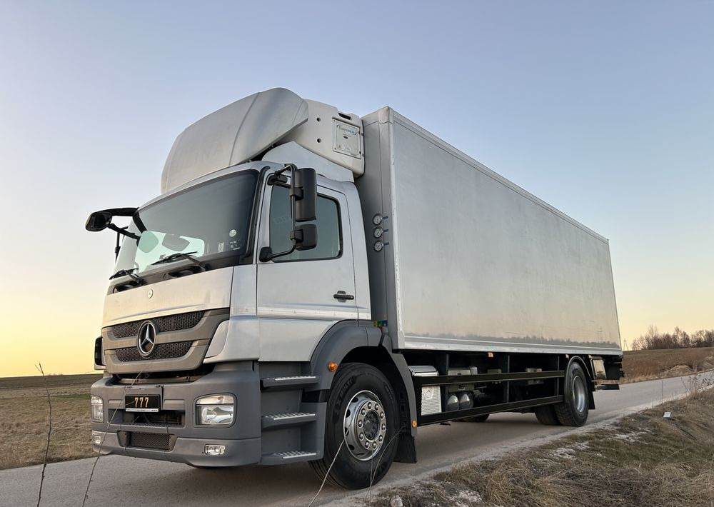 Mercedes-Benz Axor 1824 237000km !! TOP 8m 20 palet / z Niemiec / Euro 5 ! / agregat Carrier Supra 950 - Caminhão frigorífico: foto 2 Mercedes-Benz Axor 1824 237000km !! TOP 8m 20 palet / z Niemiec / Euro 5 ! / agregat Carrier Supra 950 - Caminhão frigorífico: foto 2