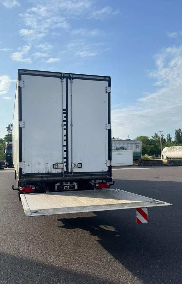 Schmitz Cargobull CARRIER MAXIMA 1300 / WINDA / DOPPEL STOCK / ŚCIANA GRODZIOWA / BELKI / PODNOSZONA OŚ / z Niemiec / TOP STAN 2011/ CARRIER CHŁODNIA CHLODNIA LODÓWKA PODWÓJNY ZAŁADUNEK PIĘTROWA - Semireboque frigorífico: foto 5 Schmitz Cargobull CARRIER MAXIMA 1300 / WINDA / DOPPEL STOCK / ŚCIANA GRODZIOWA / BELKI / PODNOSZONA OŚ / z Niemiec / TOP STAN 2011/ CARRIER CHŁODNIA CHLODNIA LODÓWKA PODWÓJNY ZAŁADUNEK PIĘTROWA - Semireboque frigorífico: foto 5