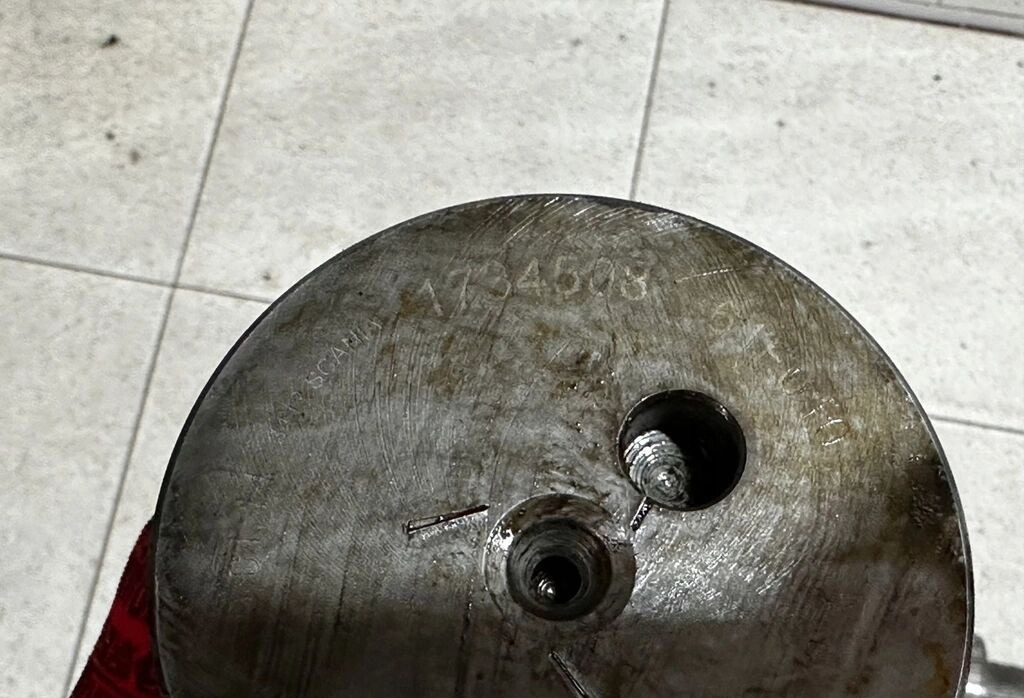 Scania R 730 V8 Scania R 730 V8 truck - Árvore de cames de Caminhão: foto 3 Scania R 730 V8 Scania R 730 V8 truck - Árvore de cames de Caminhão: foto 3