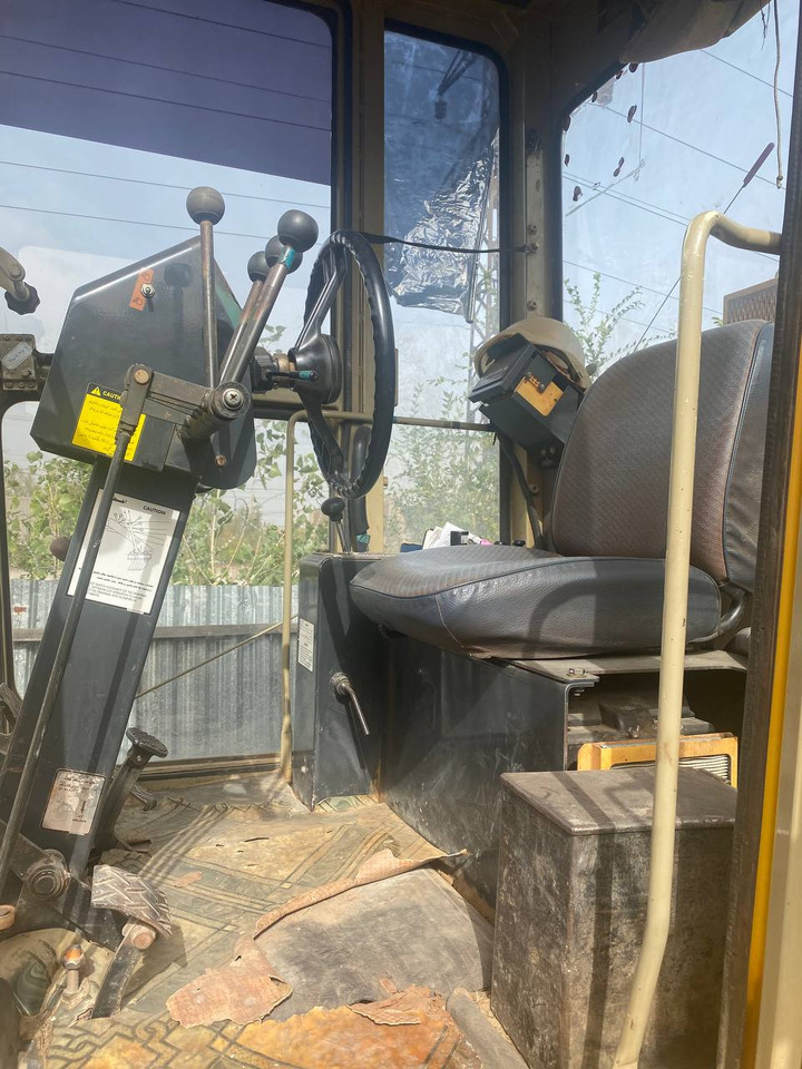 KOMATSU GD661А-1 - Motoniveladora: foto 4 KOMATSU GD661А-1 - Motoniveladora: foto 4