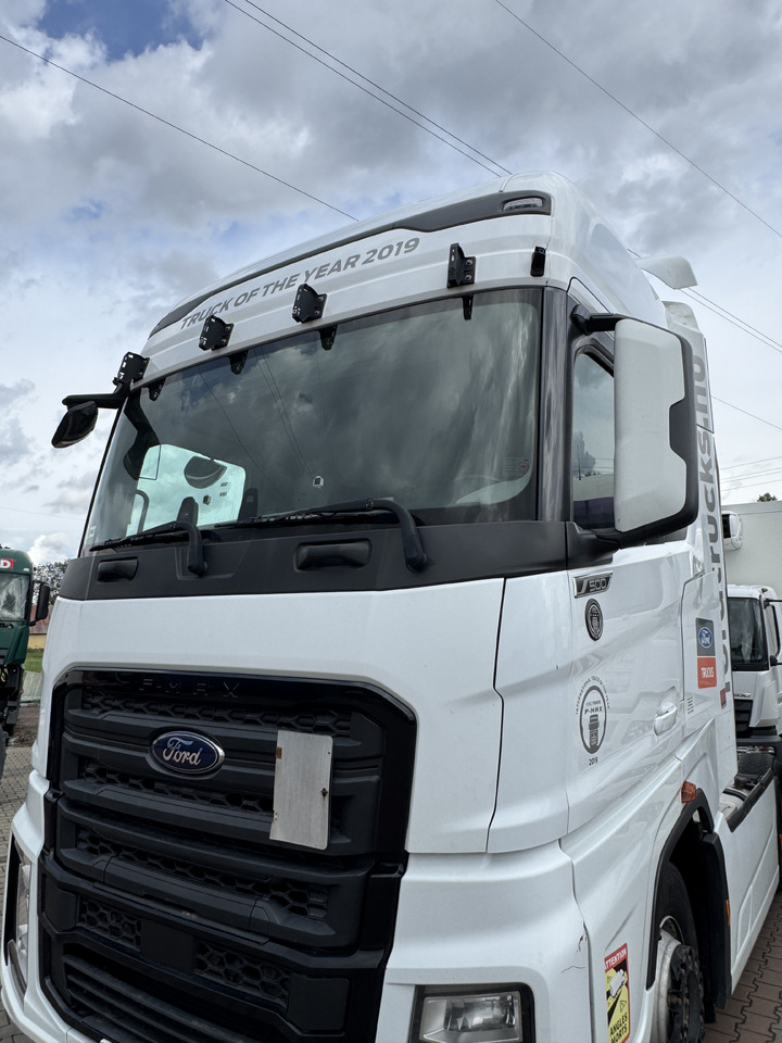 FORD F-MAX TRUCKS 500 - Cabine: foto 3 FORD F-MAX TRUCKS 500 - Cabine: foto 3