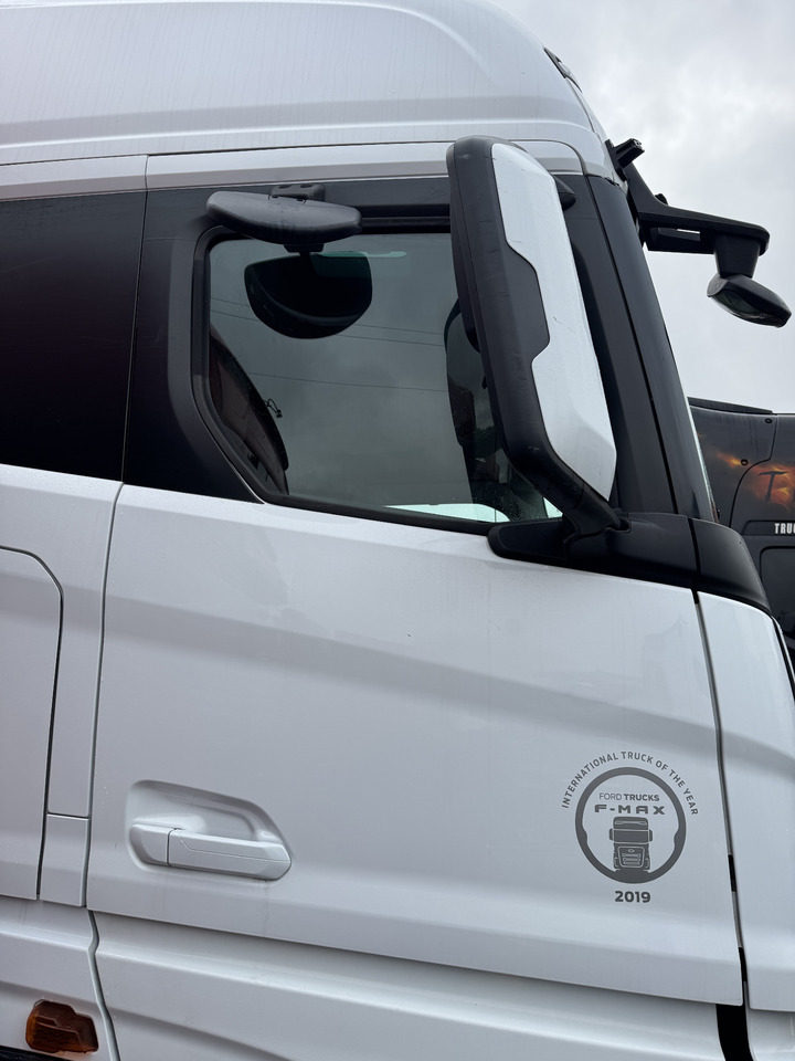 Ford F-Max 500 - Porta e peças: foto 1 Ford F-Max 500 - Porta e peças: foto 1