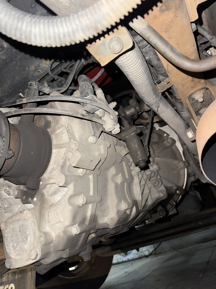 Iveco Eurocargo 9S75 - Caixa de câmbio: foto 1 Iveco Eurocargo 9S75 - Caixa de câmbio: foto 1