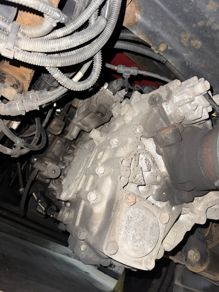 Iveco Eurocargo 9S75 - Caixa de câmbio: foto 3 Iveco Eurocargo 9S75 - Caixa de câmbio: foto 3