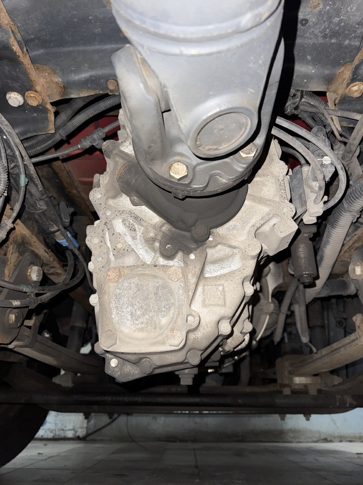 Iveco Eurocargo 9S75 - Caixa de câmbio: foto 2 Iveco Eurocargo 9S75 - Caixa de câmbio: foto 2