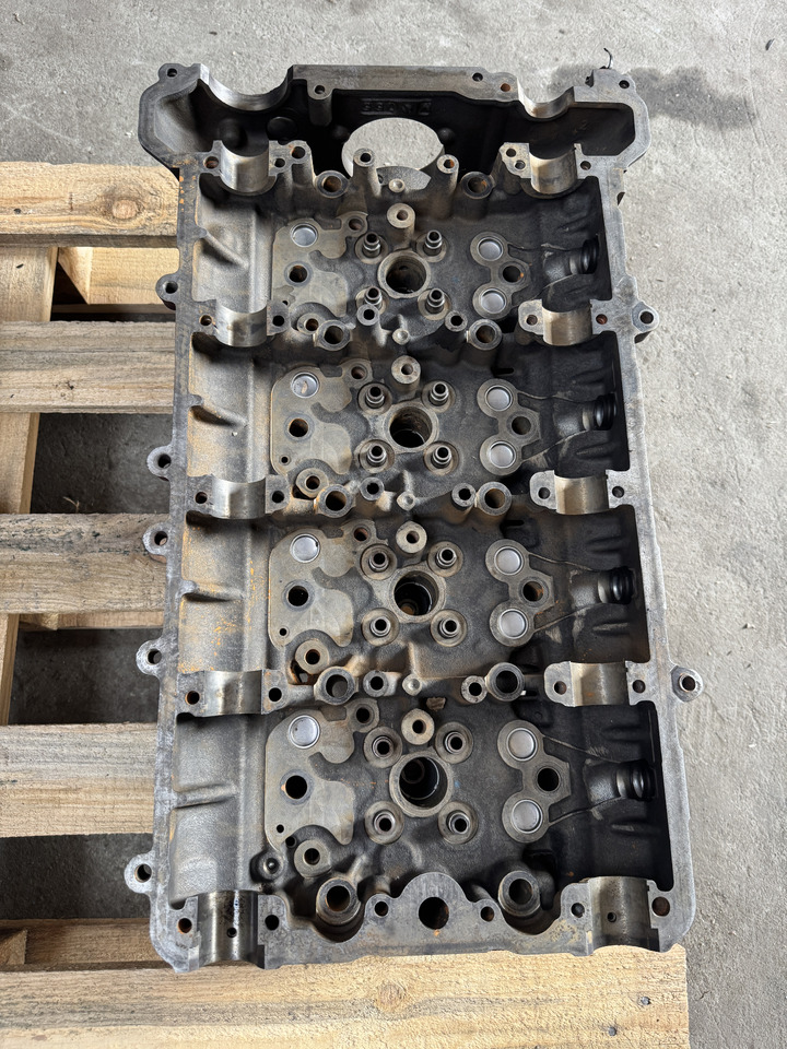 Mercedes Atego III - Cabeça do motor de Caminhão: foto 2 Mercedes Atego III - Cabeça do motor de Caminhão: foto 2