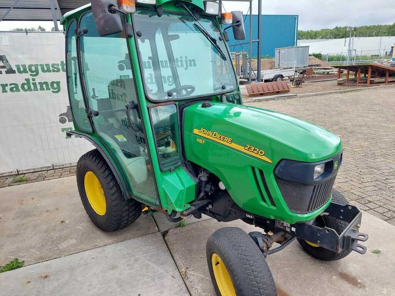 John Deere 2320 - Mini trator: foto 4 John Deere 2320 - Mini trator: foto 4
