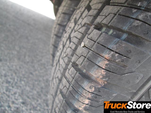 FUSO Canter 3C15 - Carrinha de contentor: foto 5 FUSO Canter 3C15 - Carrinha de contentor: foto 5