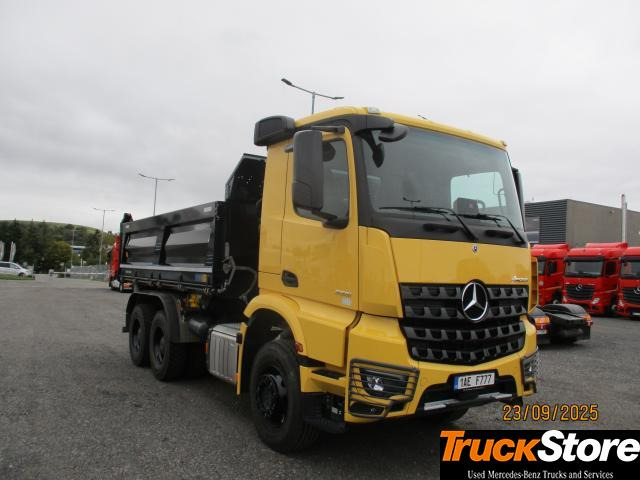 Mercedes-Benz Arocs 3351 K - Caminhão basculante: foto 2 Mercedes-Benz Arocs 3351 K - Caminhão basculante: foto 2