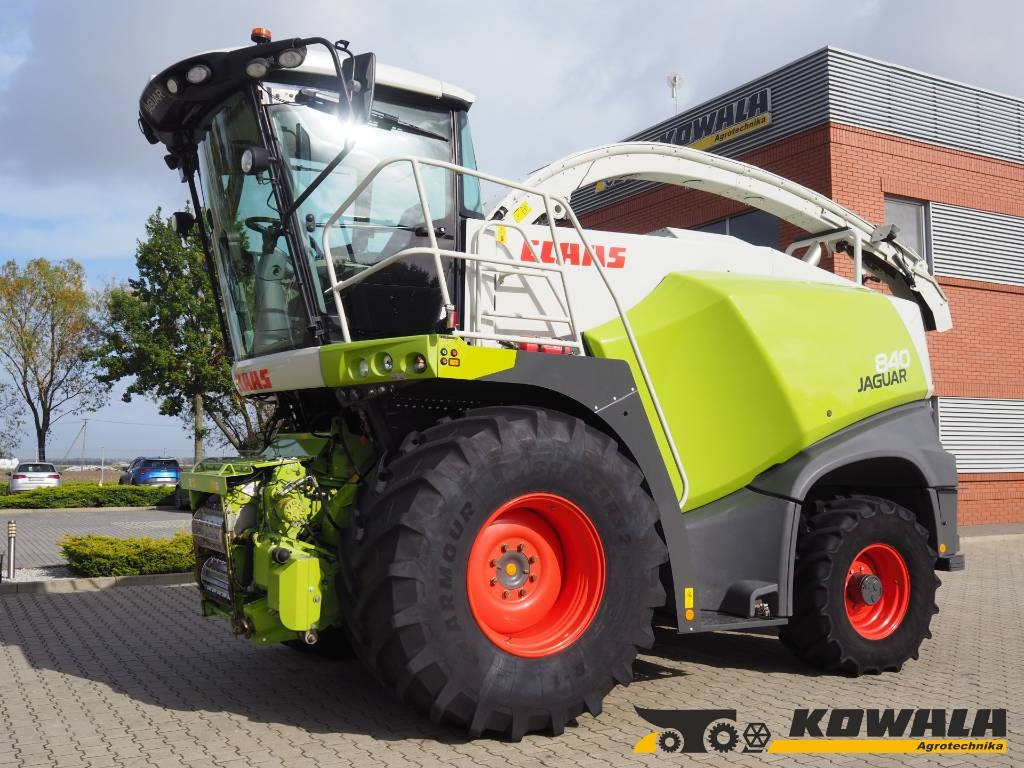 Claas Jaguar 840 4WD - Picadora de forragem automotriz: foto 1 Claas Jaguar 840 4WD - Picadora de forragem automotriz: foto 1