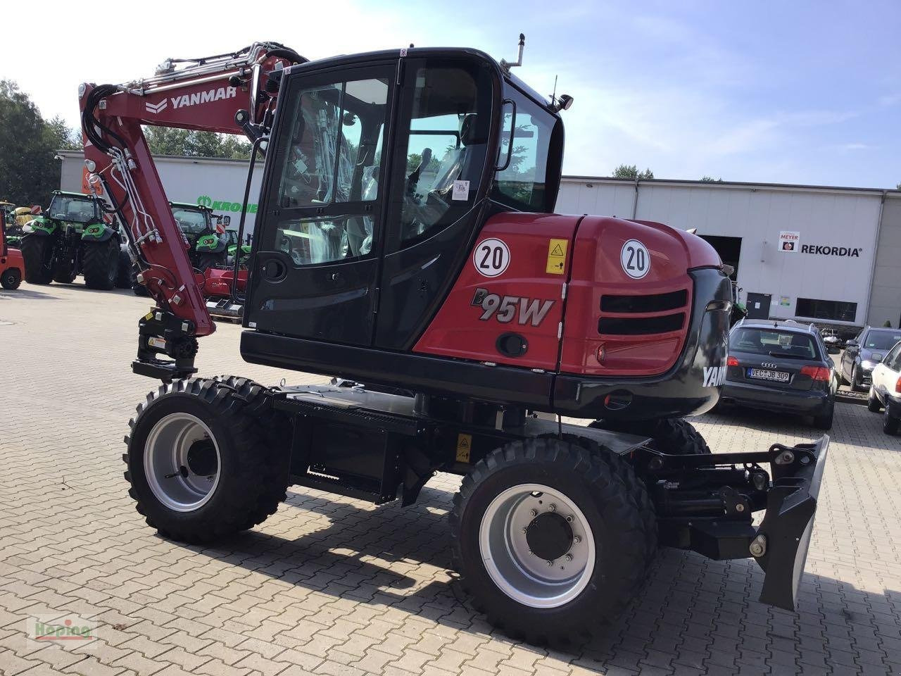 Yanmar B95W/5 - Mini escavadeira: foto 4 Yanmar B95W/5 - Mini escavadeira: foto 4