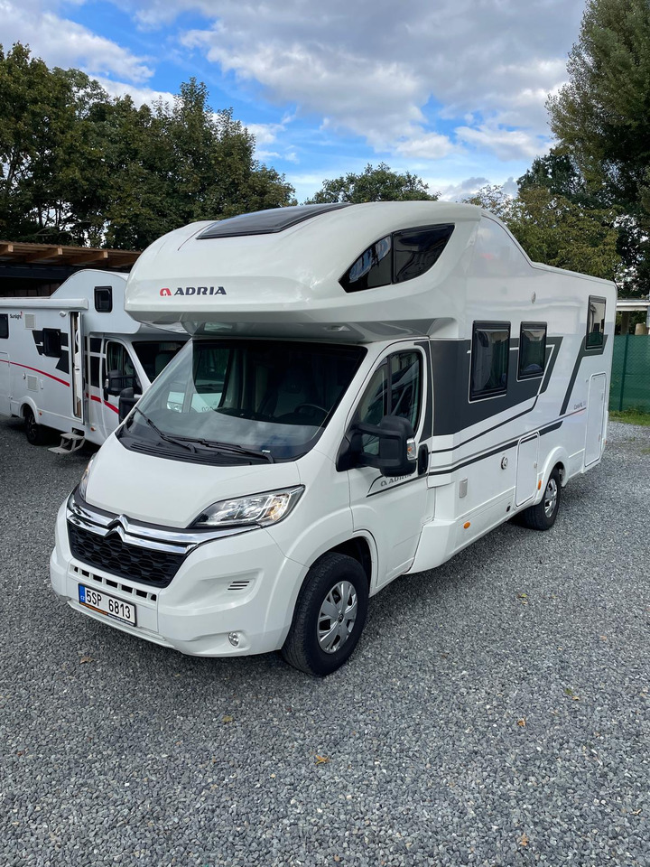 ADRIA Coral XL 670 - Autocaravana capucine: foto 3 ADRIA Coral XL 670 - Autocaravana capucine: foto 3
