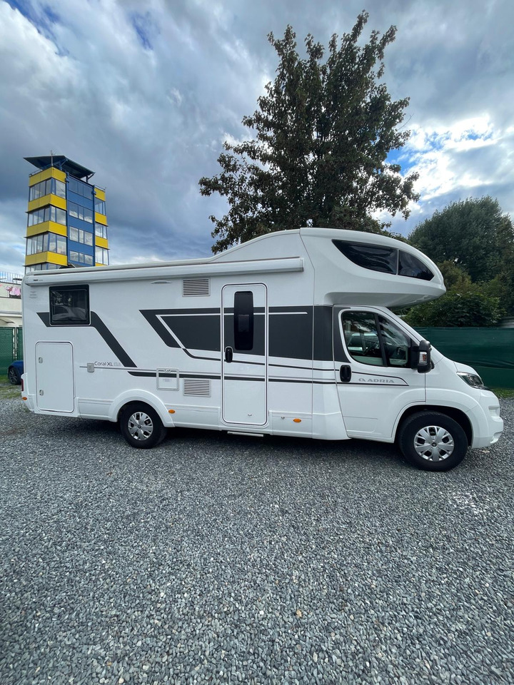 ADRIA Coral XL 670 - Autocaravana capucine: foto 5 ADRIA Coral XL 670 - Autocaravana capucine: foto 5