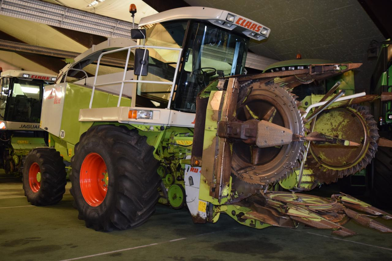 CLAAS Jaguar 820 - Picadora de forragem automotriz: foto 1 CLAAS Jaguar 820 - Picadora de forragem automotriz: foto 1
