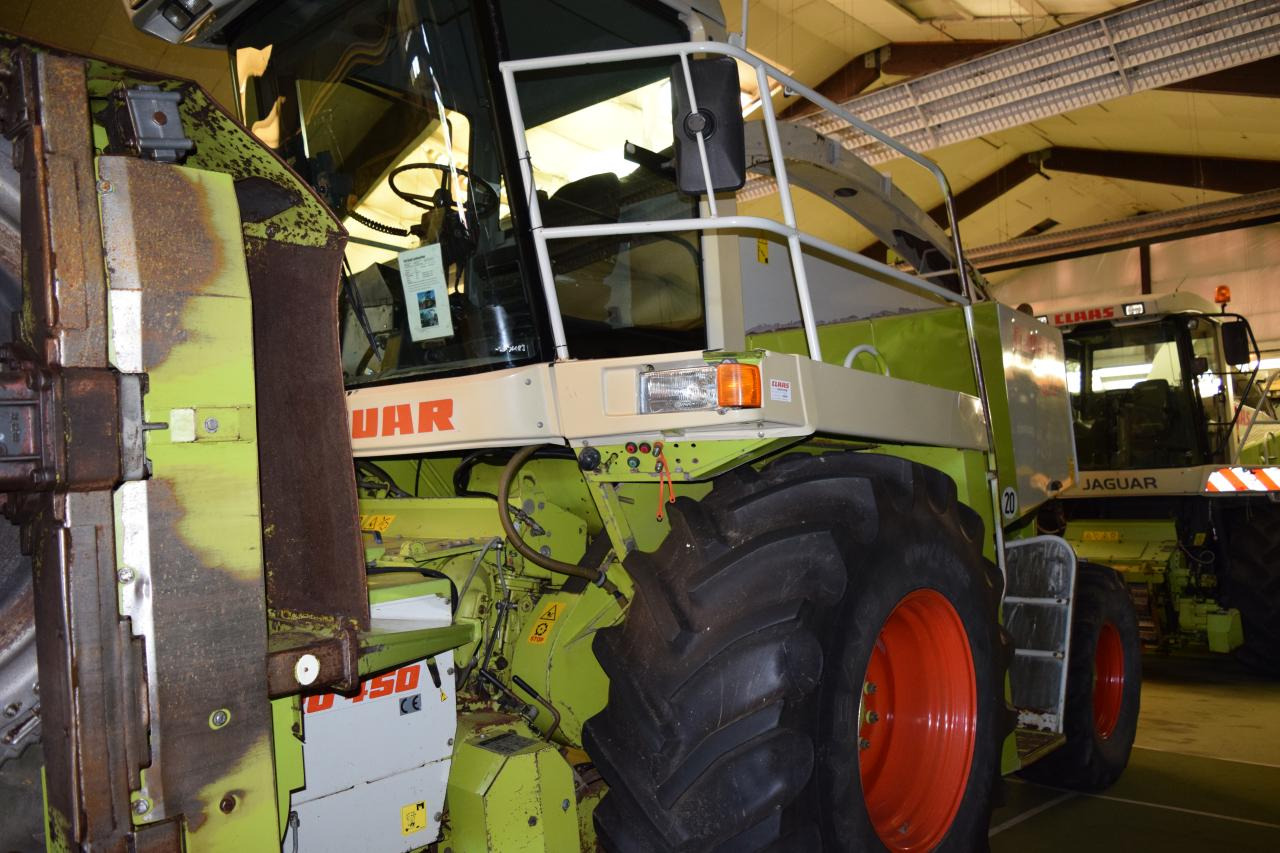 CLAAS Jaguar 820 - Picadora de forragem automotriz: foto 5 CLAAS Jaguar 820 - Picadora de forragem automotriz: foto 5