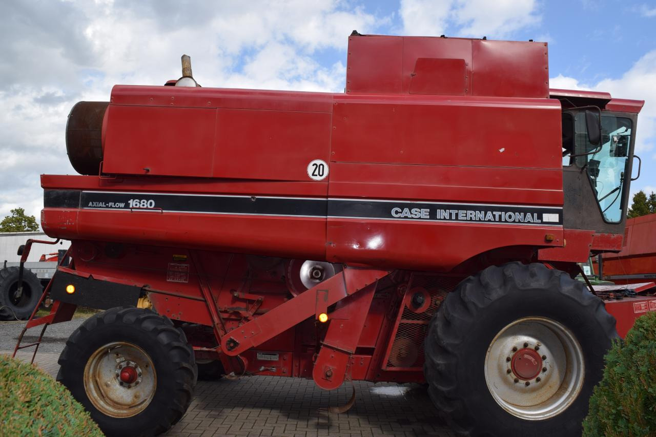 Case-IH 1680 Axial - Ceifeira debulhadora: foto 4 Case-IH 1680 Axial - Ceifeira debulhadora: foto 4