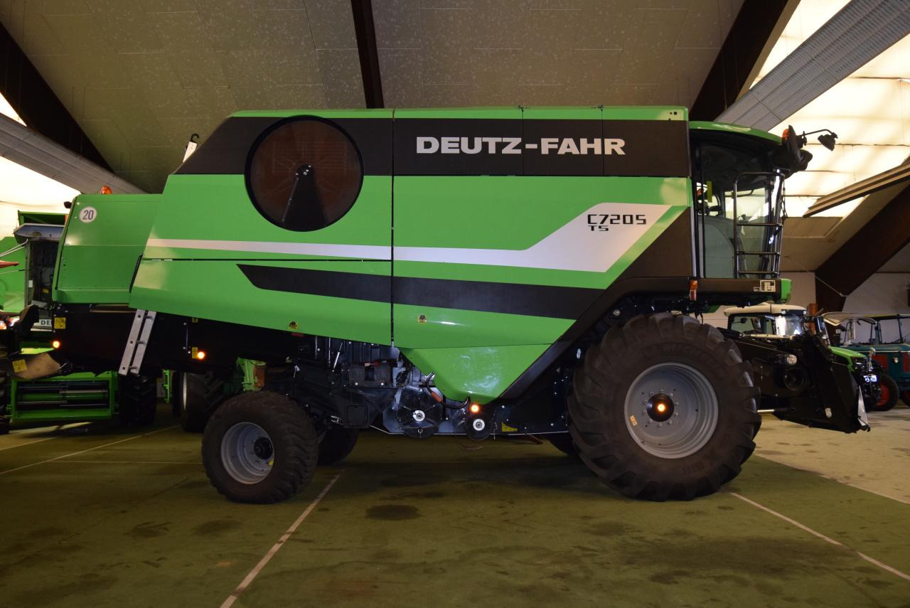 Deutz-Fahr C 7205 TS - Ceifeira debulhadora: foto 1 Deutz-Fahr C 7205 TS - Ceifeira debulhadora: foto 1