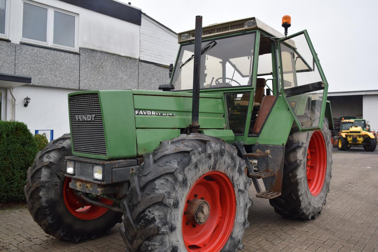 Fendt Favorit 614 LS Turbomatik - Trator: foto 2 Fendt Favorit 614 LS Turbomatik - Trator: foto 2
