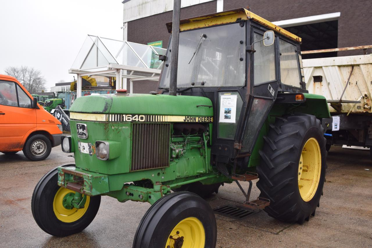 John Deere 1640 - Trator: foto 1 John Deere 1640 - Trator: foto 1