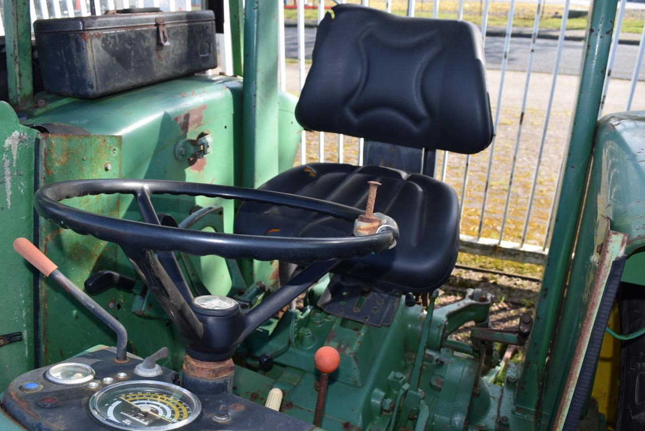 John Deere 2130 - Trator: foto 5 John Deere 2130 - Trator: foto 5