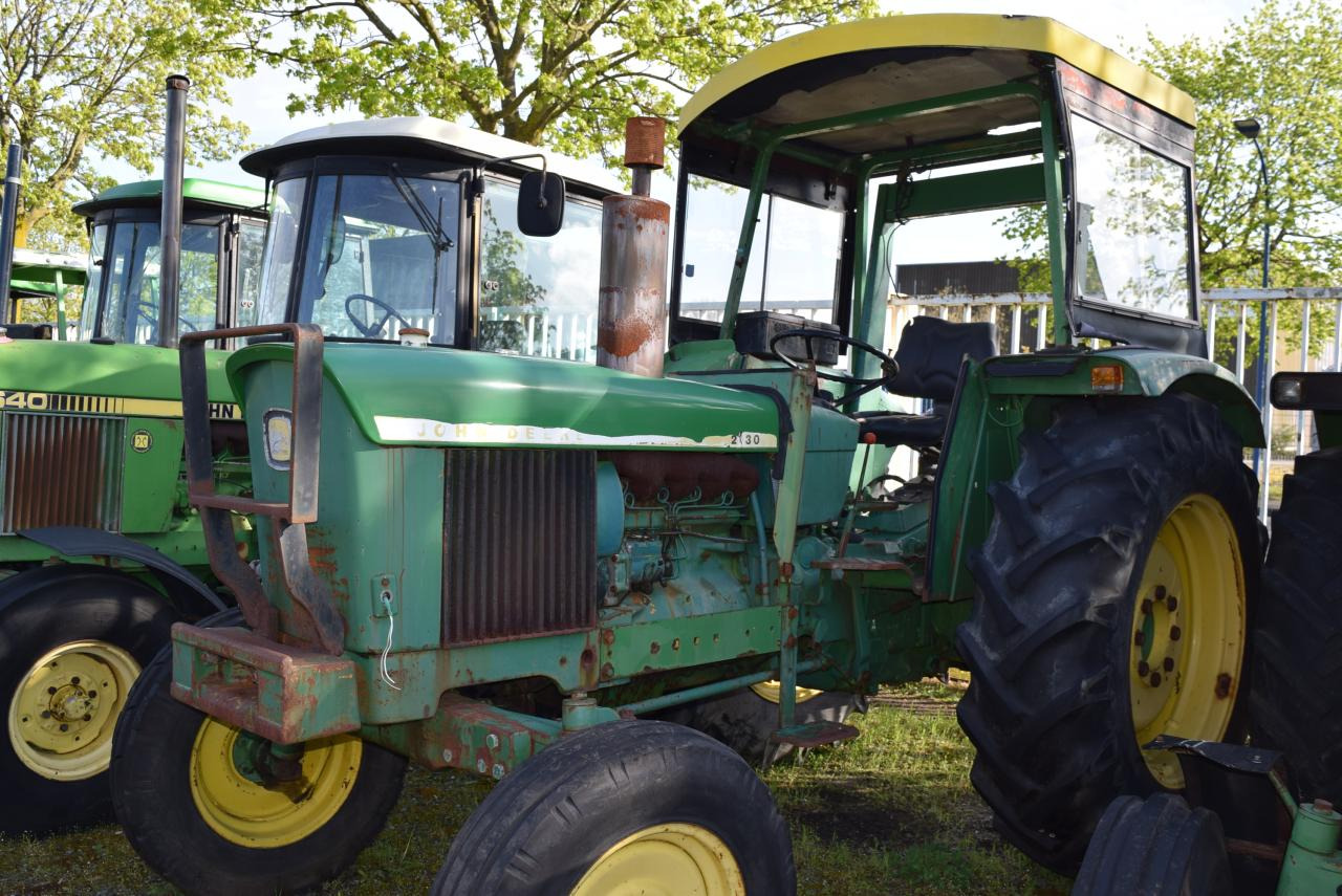 John Deere 2130 - Trator: foto 2 John Deere 2130 - Trator: foto 2