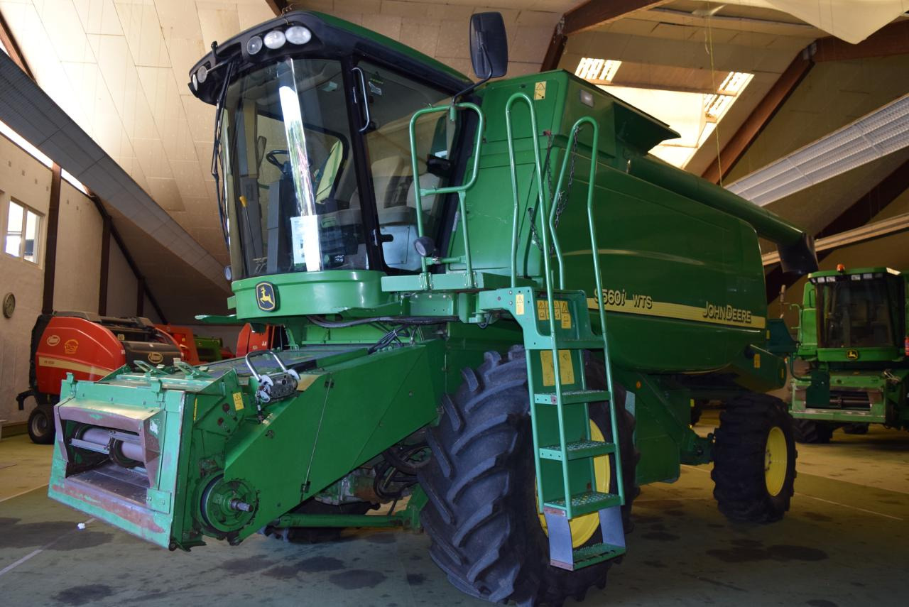 John Deere 9560 i WTS - Ceifeira debulhadora: foto 2 John Deere 9560 i WTS - Ceifeira debulhadora: foto 2