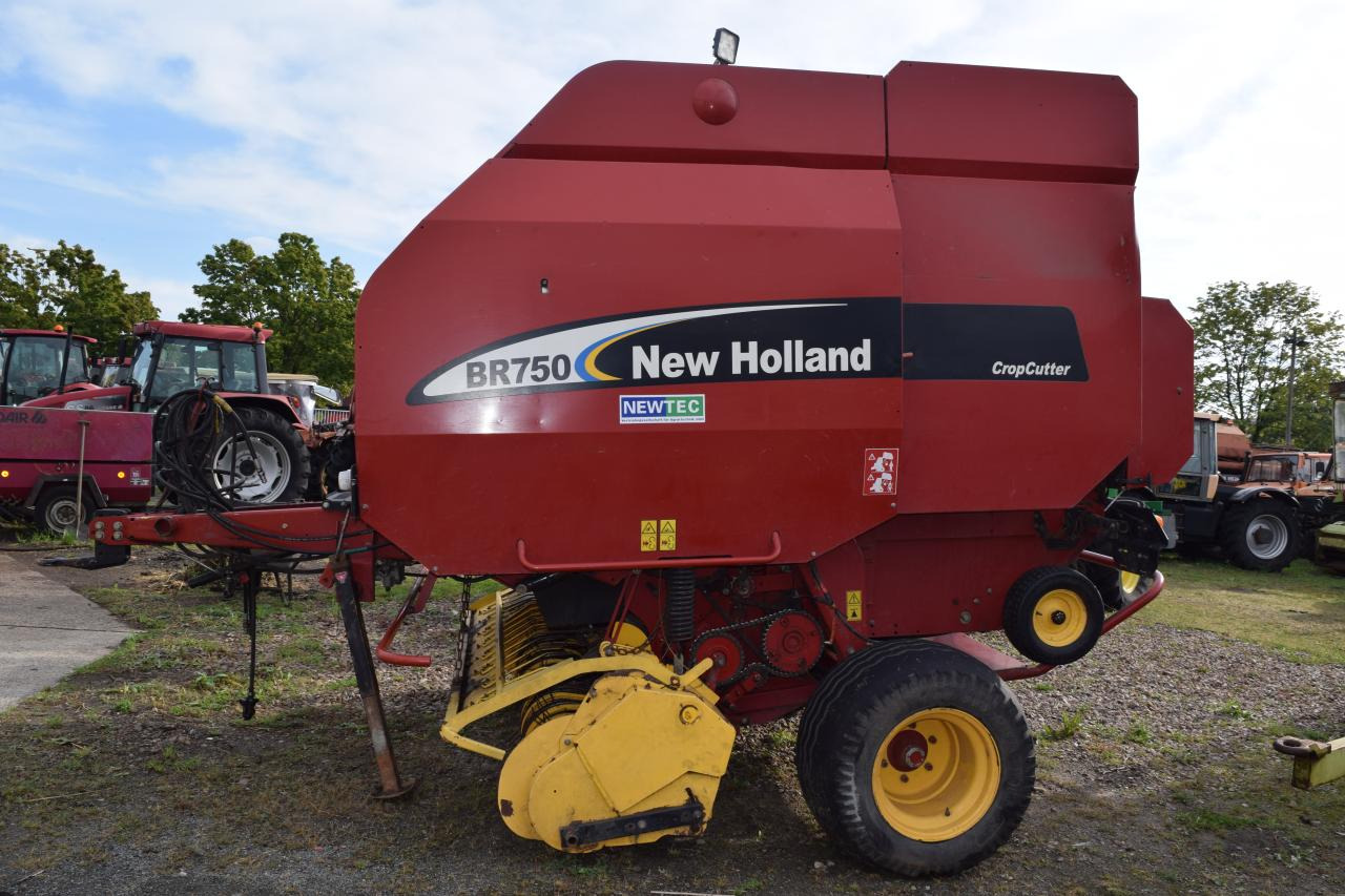 New Holland BR 750 CropCutter - Enfardadeira de fardos redondos: foto 4 New Holland BR 750 CropCutter - Enfardadeira de fardos redondos: foto 4